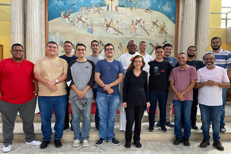Em visita a São Paulo, alunos da Filosofia colocam conhecimentos em prática