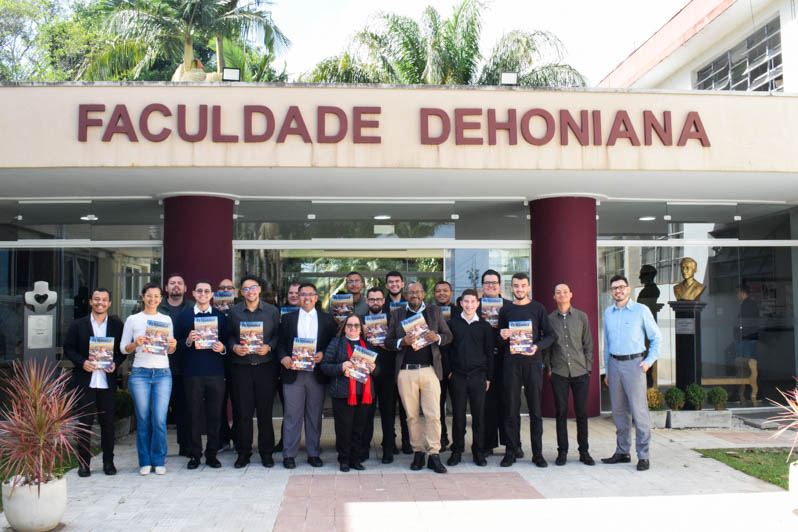 Discentes publicam nova edição da revista Ex Spelunca