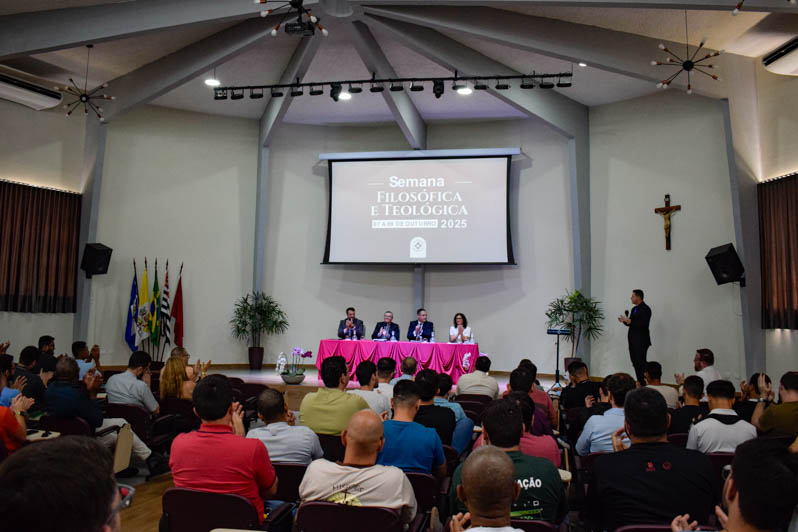 Conferencistas internacionais do Sacred Heart abrem a Semana Filosófica e Teológica de 2025