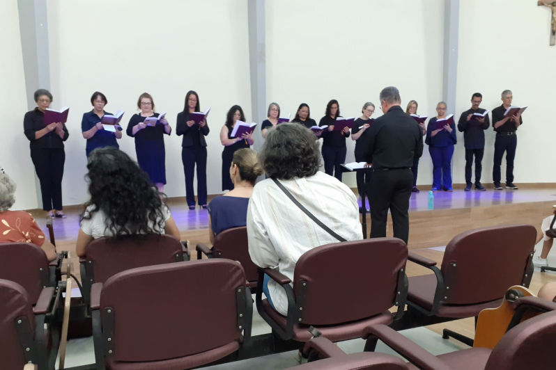 Alunos do curso de Canto Gregoriano fecham o ano com Cantata de Natal