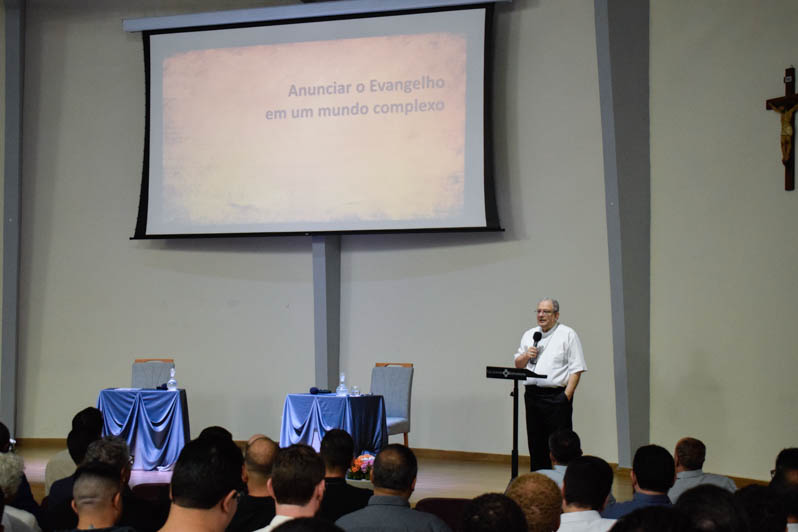 Mundo complexo: Aula inaugural fala dos desafios da evangelização para estudantes universitários
