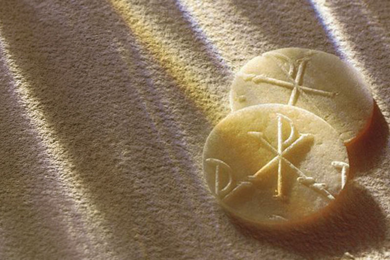 Aluno da Teologia publica artigo sobre liturgia em plataforma de referência